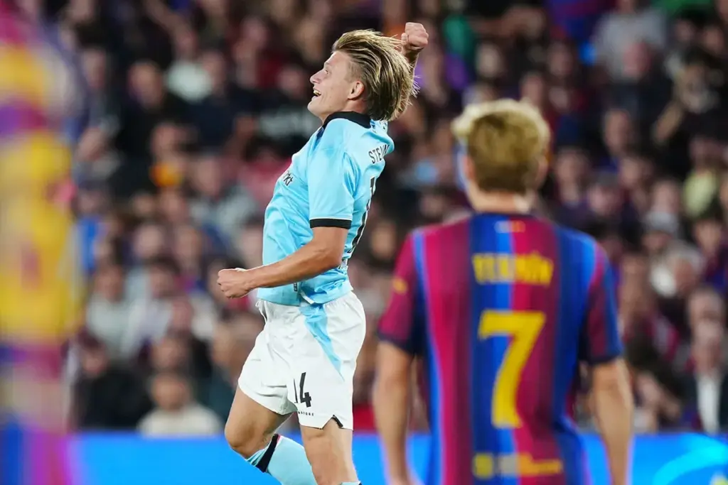 Steijn evenaart vader met goal tegen Barça: 'Ik dacht: dit moet mij ook ooit lukken'